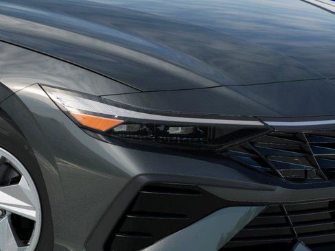 New 2026 Hyundai Elantra SE FWD image 9