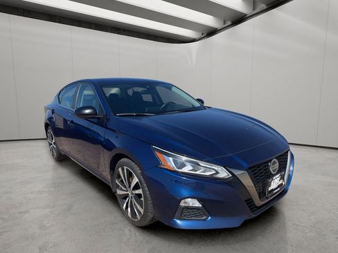 Used 2022 Nissan Altima 2.5 SR AWD/4WD image 7