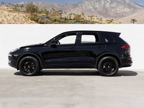 Used 2016 Porsche Cayenne AWD/4WD image 2