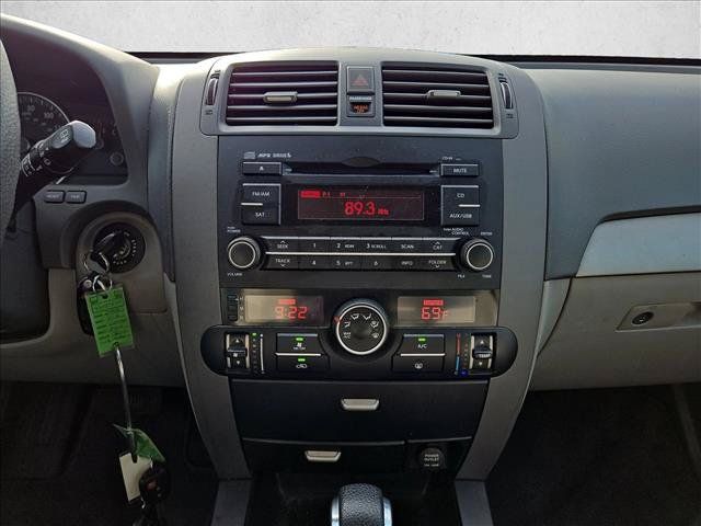 Used 2009 Kia Borrego LX w/ Convenience Pkg RWD image 12