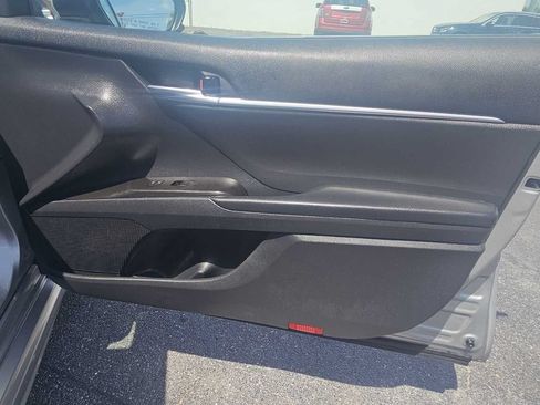 Used 2021 Toyota Camry SE FWD image 7