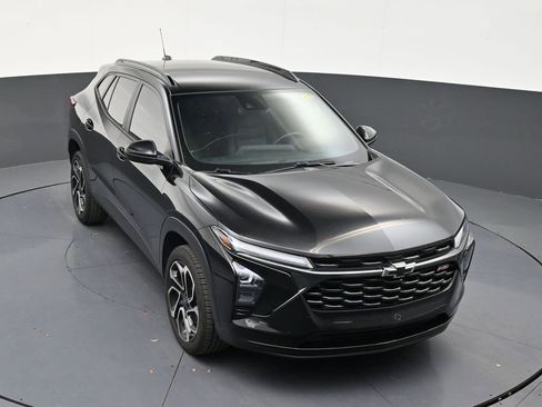 Used 2024 Chevrolet Trax RS FWD image 18