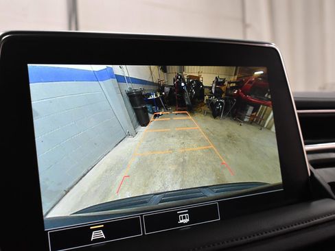 Used 2021 Chevrolet Suburban LT w/ Rear Media and Nav Package image 21