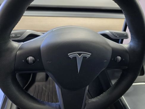 Used 2023 Tesla Model Y 2WD image 17