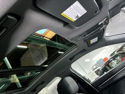 Certified 2025 Audi Q3 2.0T Premium image 24