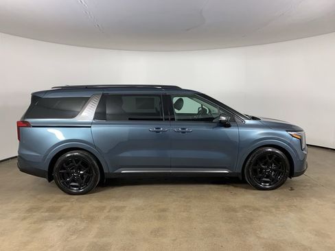 Used 2025 Kia Carnival SX Prestige FWD image 7