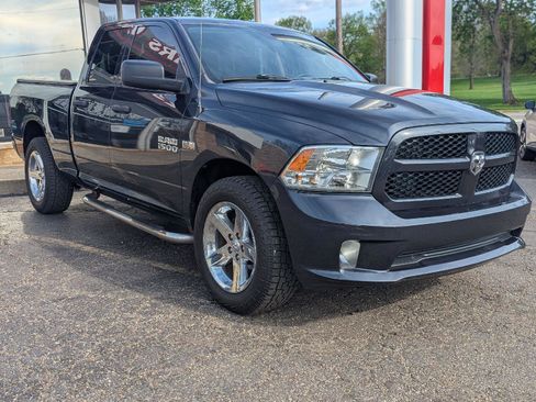 Used 2017 RAM 1500 Express w/ Express Value Package AWD/4WD image 1