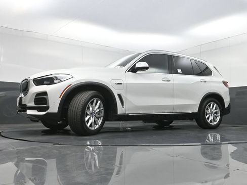 Used 2022 BMW X5 xDrive45e w/ Climate Comfort Package AWD/4WD image 28