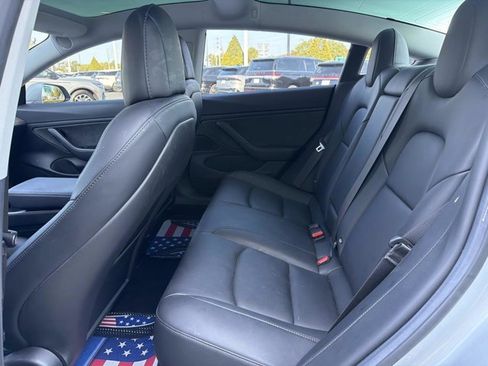 Used 2018 Tesla Model 3 Long Range RWD image 17