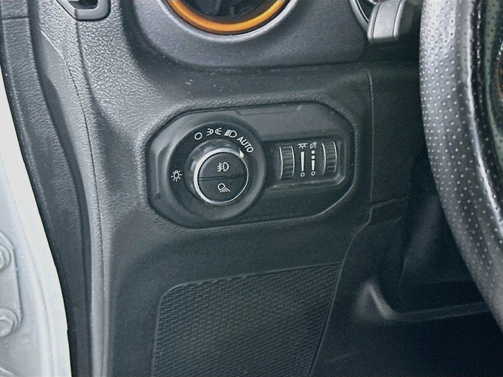 Used 2021 Jeep Gladiator Mojave w/ Cold Weather Group AWD/4WD image 15