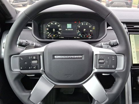 Certified 2025 Land Rover Discovery S image 20