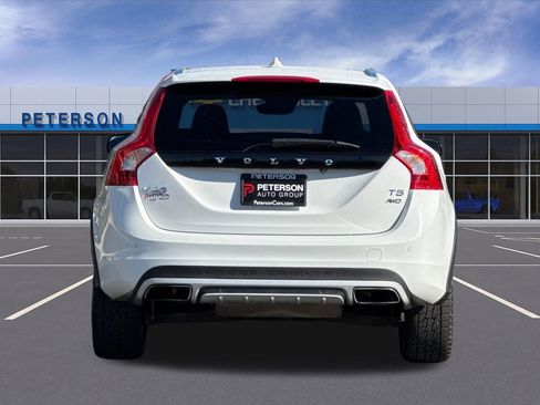 Used 2018 Volvo V60 T5 Cross Country AWD/4WD image 5
