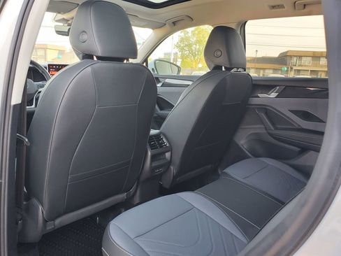 New 2026 Volkswagen Tiguan SE FWD image 10