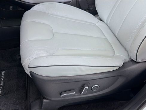 Used 2024 Hyundai Palisade SEL w/ Premium Package FWD image 23