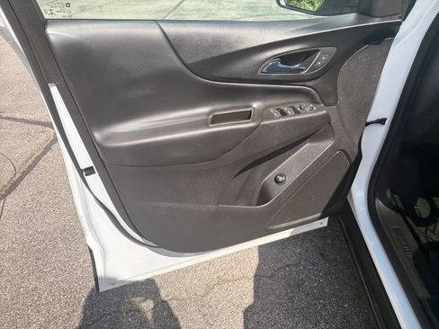 Used 2023 Chevrolet Equinox LT FWD image 12