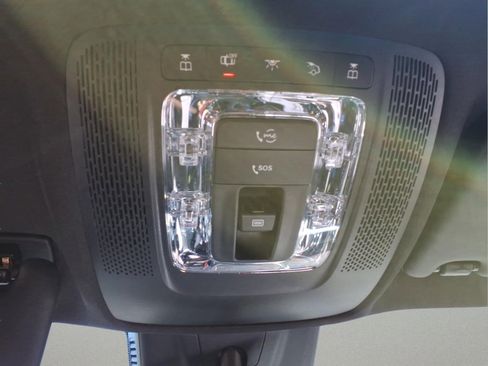 Certified 2022 Mercedes-Benz GLB 250 4MATIC image 32