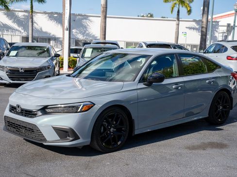Used 2023 Honda Civic Sport image 1