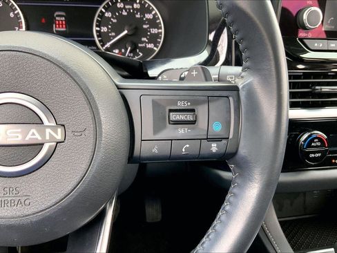 Used 2024 Nissan Pathfinder SV w/ Black Appearance Package image 15