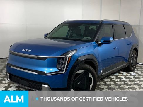 Used 2024 Kia EV9 Land image 4