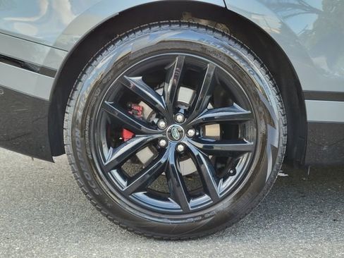 Used 2025 Land Rover Range Rover Velar Dynamic SE image 15