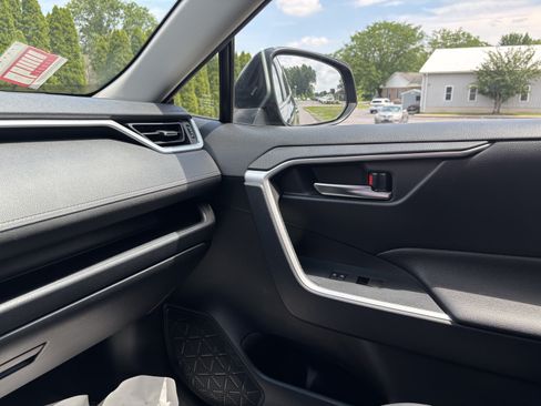Used 2020 Toyota RAV4 XLE Premium AWD/4WD image 23