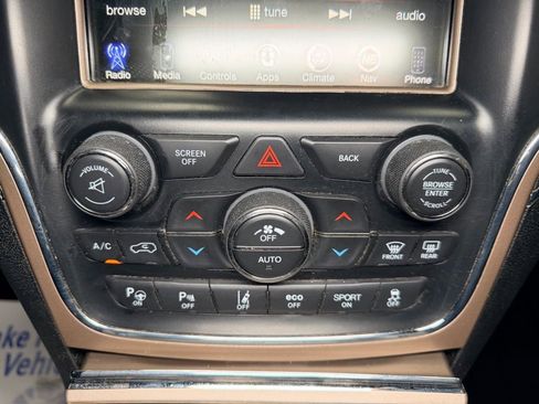 Used 2017 Jeep Grand Cherokee Overland w/ Jeep Active Safety Group AWD/4WD image 13