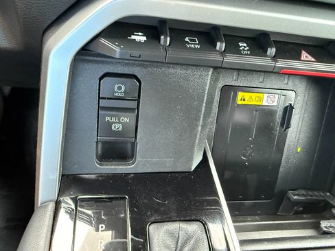 Used 2024 Toyota Sequoia Platinum AWD/4WD image 57