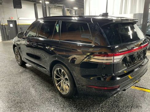 Used 2025 Lincoln Aviator AWD w/ Jet Appearance Package image 5