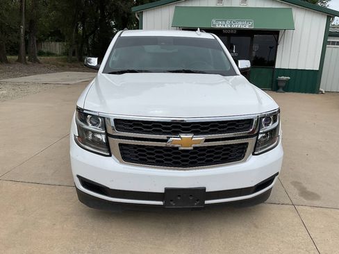Used 2017 Chevrolet Suburban LT AWD/4WD image 4