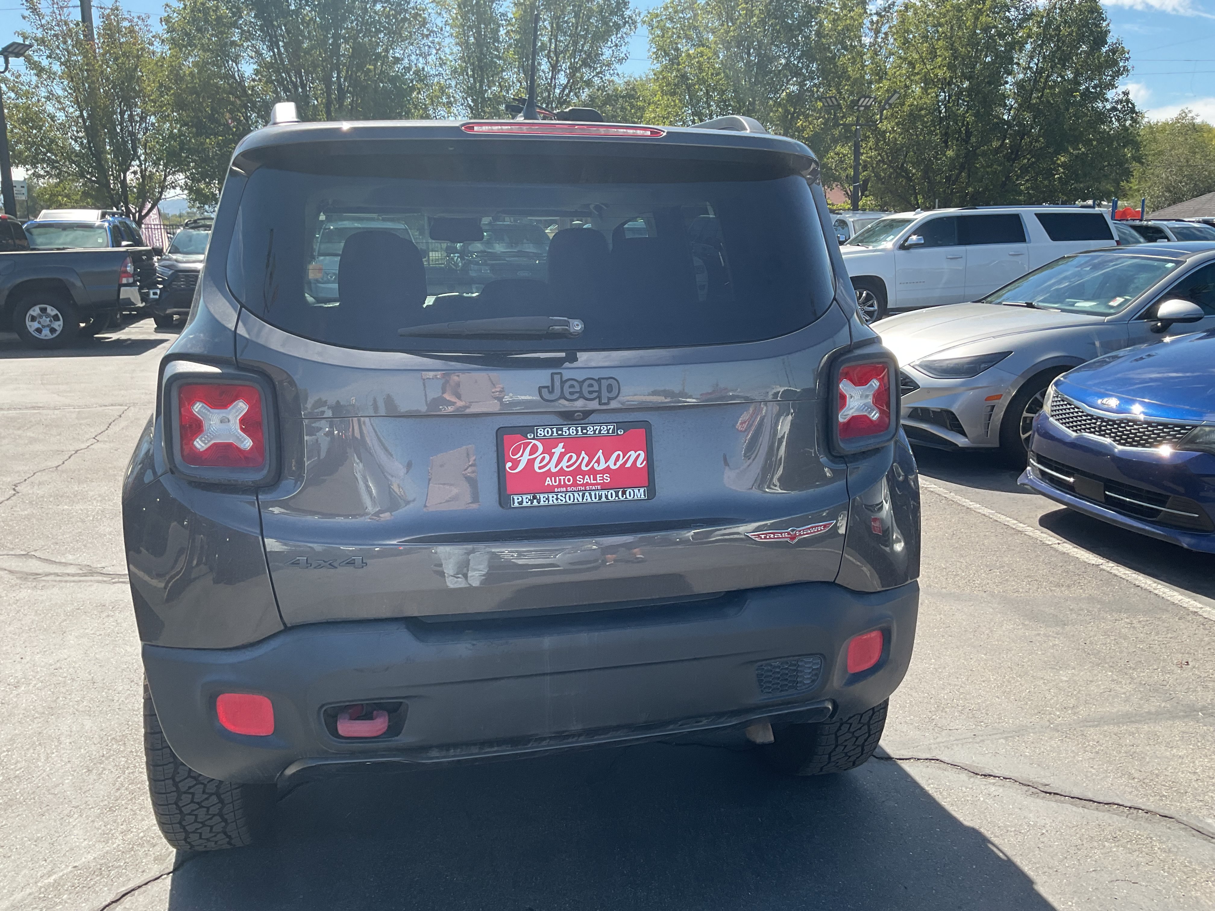 Used 2016 Jeep Renegade Trailhawk w/ Premium Trailhawk Package AWD/4WD image 8