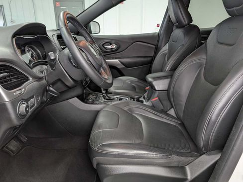 Used 2019 Jeep Cherokee High Altitude AWD/4WD image 4