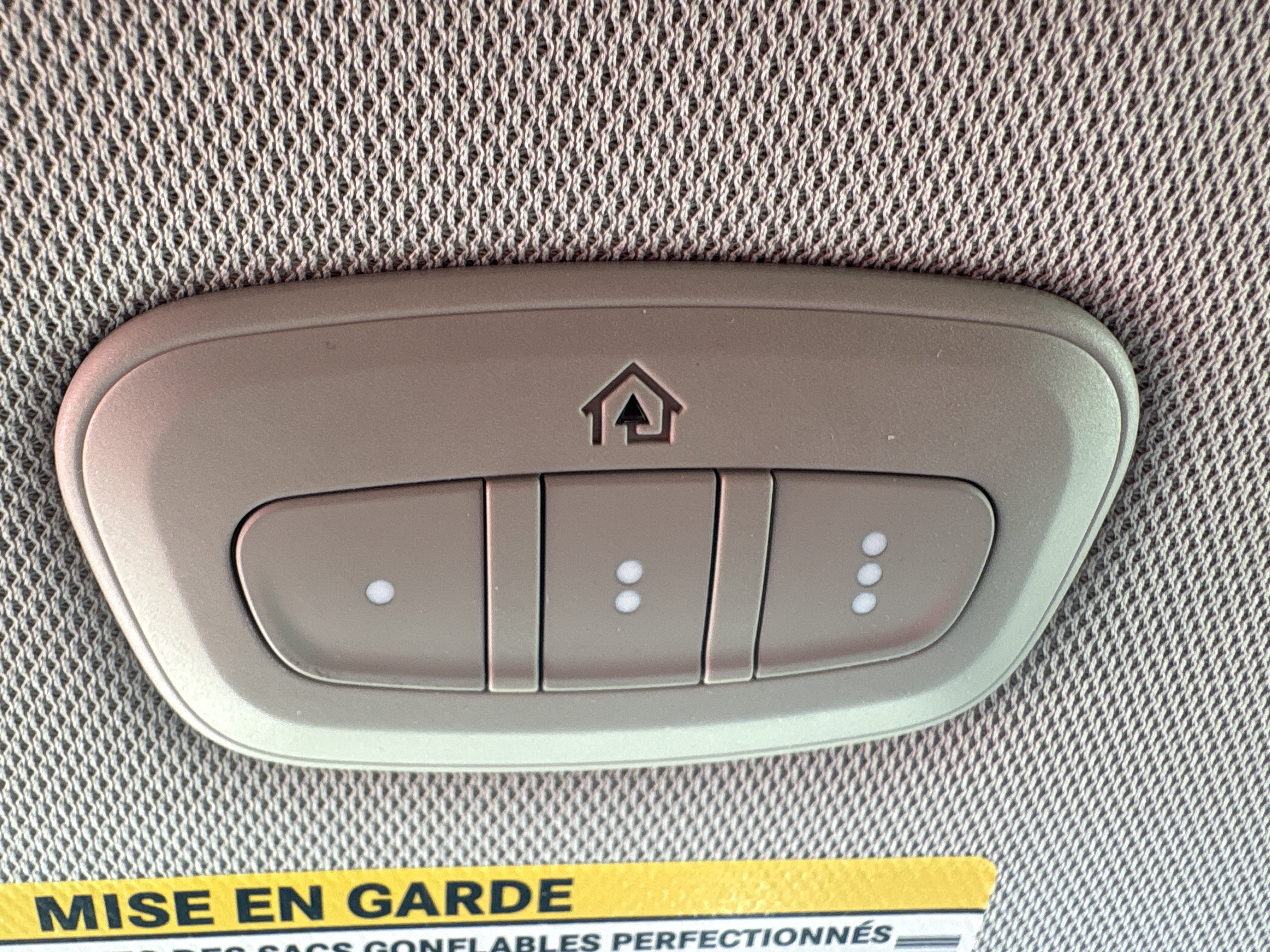 Used 2017 Chrysler Pacifica Touring-L FWD image 14