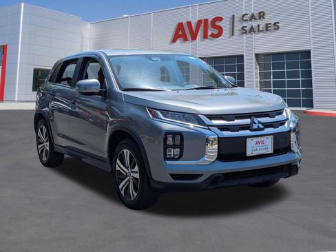Used 2025 Mitsubishi Outlander Sport SE AWD/4WD image 3