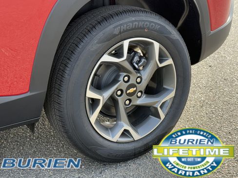 New 2026 Chevrolet Trax LT w/ Driver Confidence Package image 32