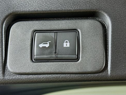 Used 2023 Nissan Rogue SV w/ SV Premium B Package AWD/4WD image 29