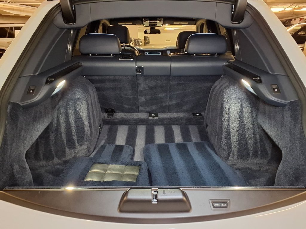 Used 2023 Rolls-Royce Cullinan AWD/4WD image 22