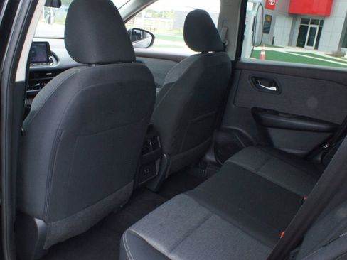 Used 2023 Nissan Rogue SV FWD image 14