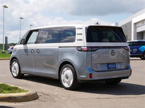 New 2025 Volkswagen ID. Buzz 1st Edition image 3
