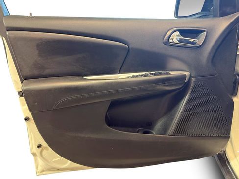 Used 2017 Dodge Journey SE FWD image 13