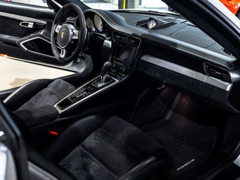 Used 2016 Porsche 911 Carrera GTS RWD image 27