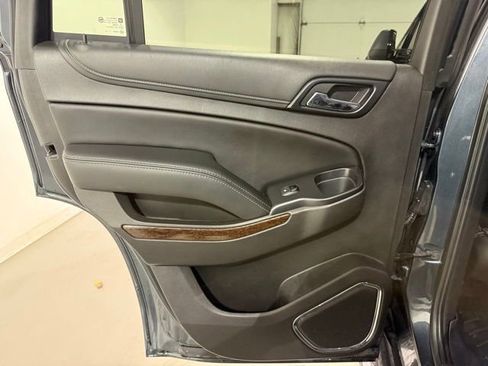 Used 2019 GMC Yukon SLT w/ Graphite Performance Edition AWD/4WD image 24