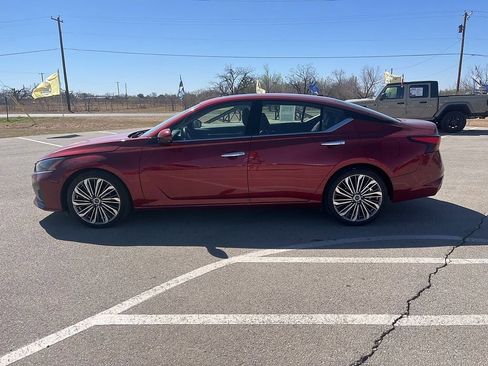 Used 2023 Nissan Altima 2.5 SL image 2