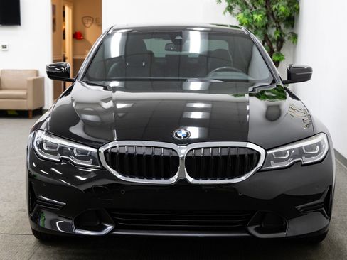 Used 2019 BMW 330i Sedan w/ Convenience Package RWD image 12
