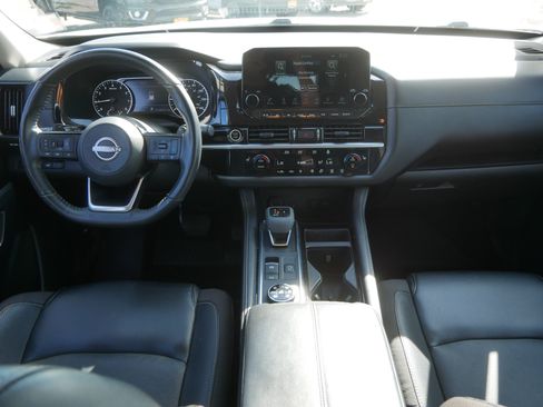 Used 2023 Nissan Pathfinder SL w/ Black Appearance Package AWD/4WD image 10