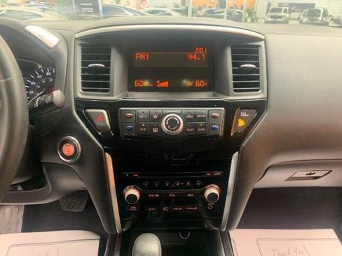 Used 2016 Nissan Pathfinder S FWD image 9