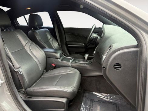 Used 2017 Dodge Charger R/T image 10