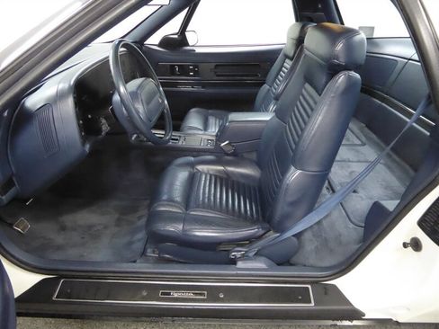 Used 1991 Buick Reatta Coupe image 16