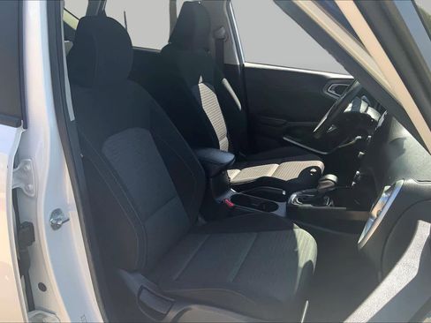 Used 2021 Kia Soul S FWD image 9