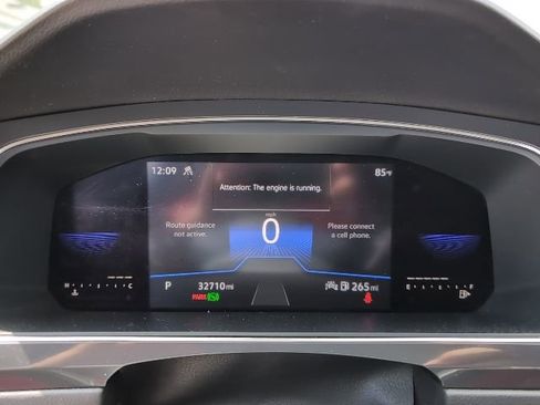 Used 2023 Volkswagen Tiguan SE image 12