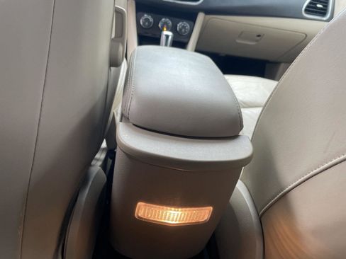 Used 2013 Chrysler 200 Limited image 23